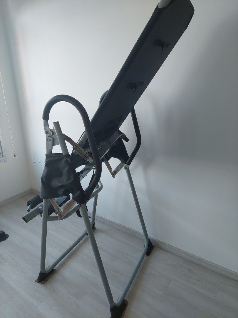 Inversion table back trainer, Sports Equipment, Exercise & Fitness ...
