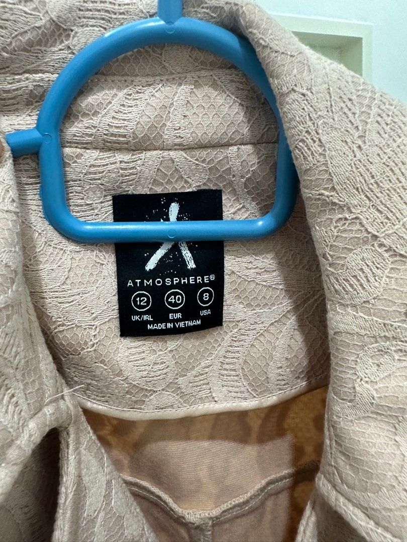 Jacket (Category: Coats, Jackets and Outerwear) located in Semenyih. Submitted by myghobok (Listing ID 1272135957, Image 3). Description: .