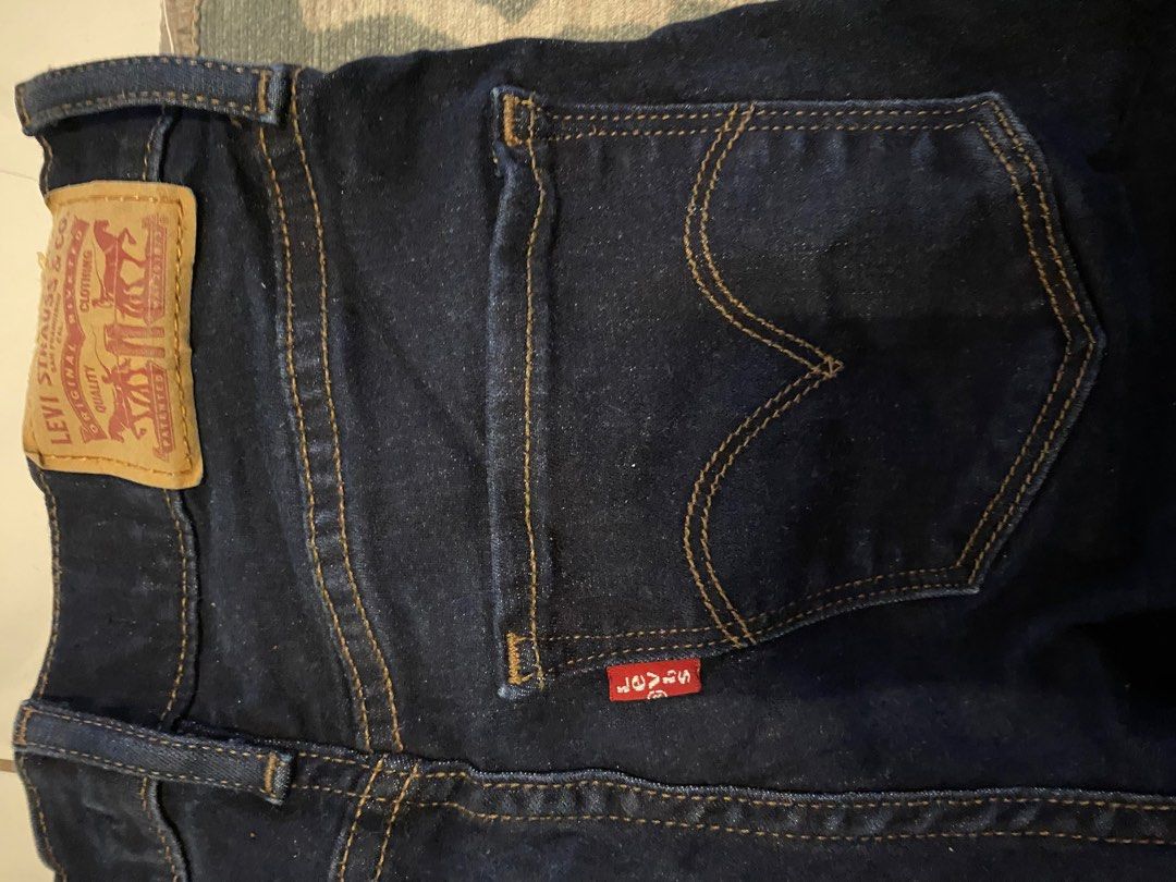 Size 12 shop in levi jeans