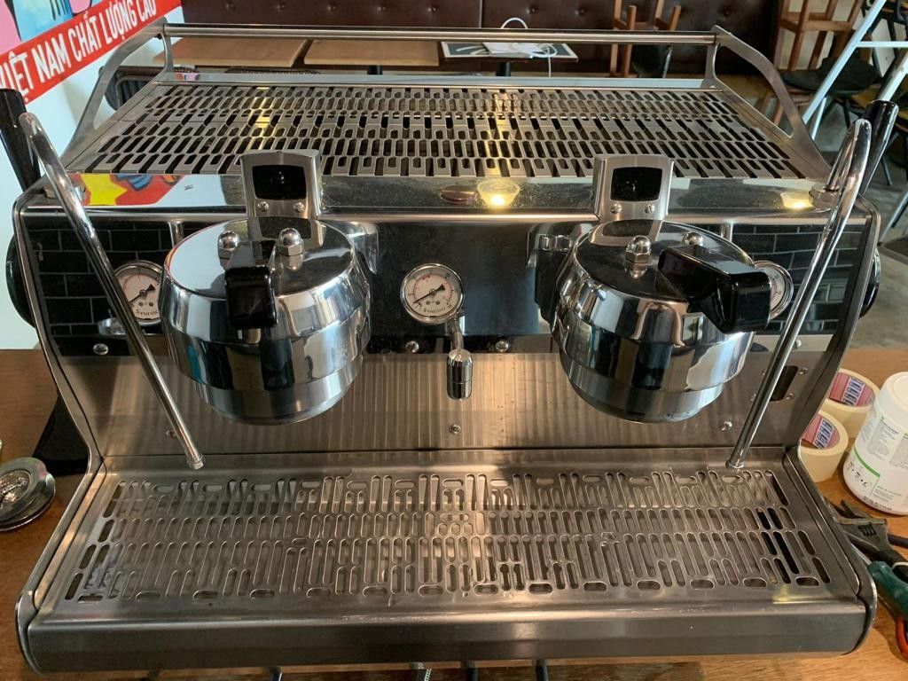 Lightbox San Remo Cafe Racer 3 Group Naked White 3 heads, TV & Home