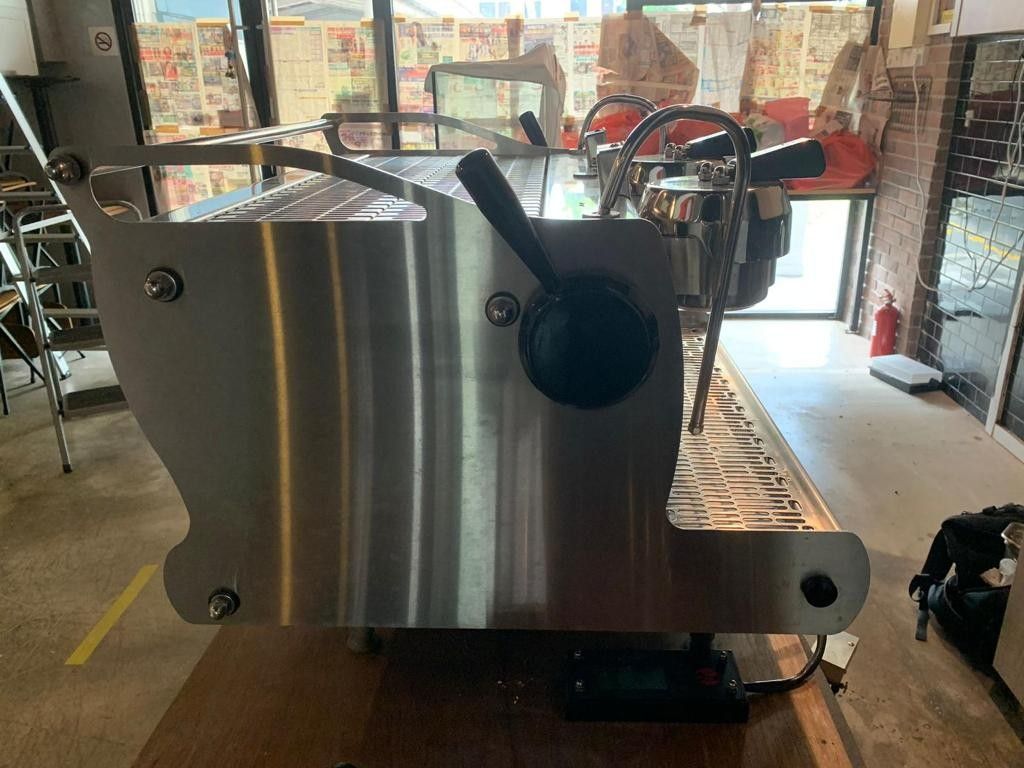 Lightbox San Remo Cafe Racer 3 Group Naked White 3 heads, TV & Home