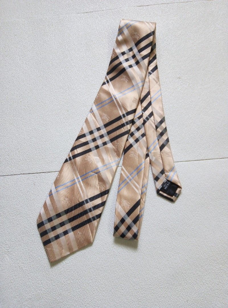 How much does top a burberry tie cost