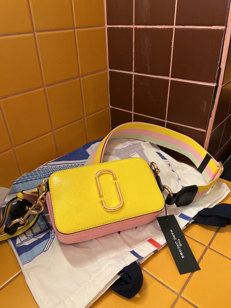 Marc jacobs yellow snapshot 2024 bag