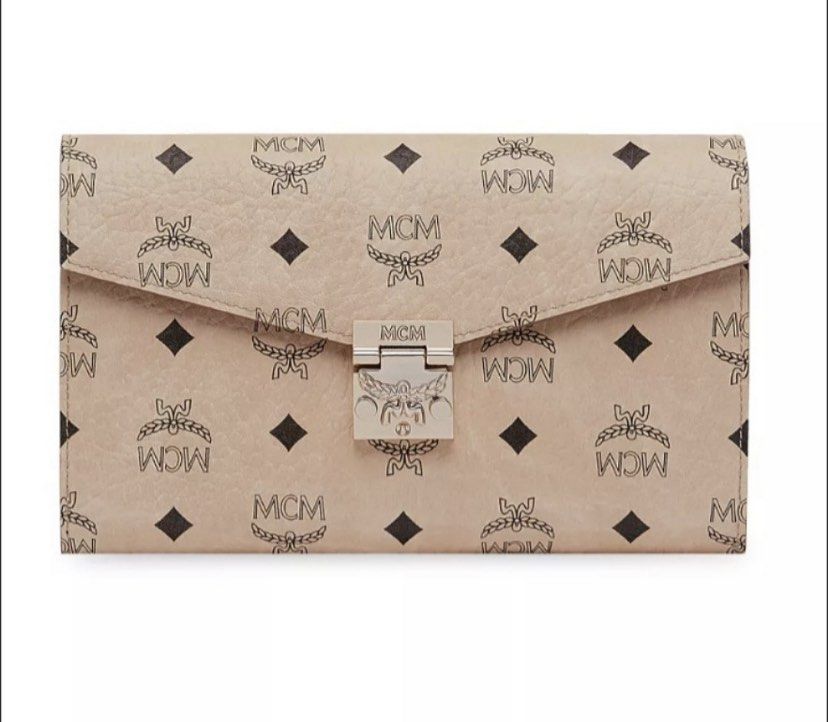Mcm patricia wallet on chain shop