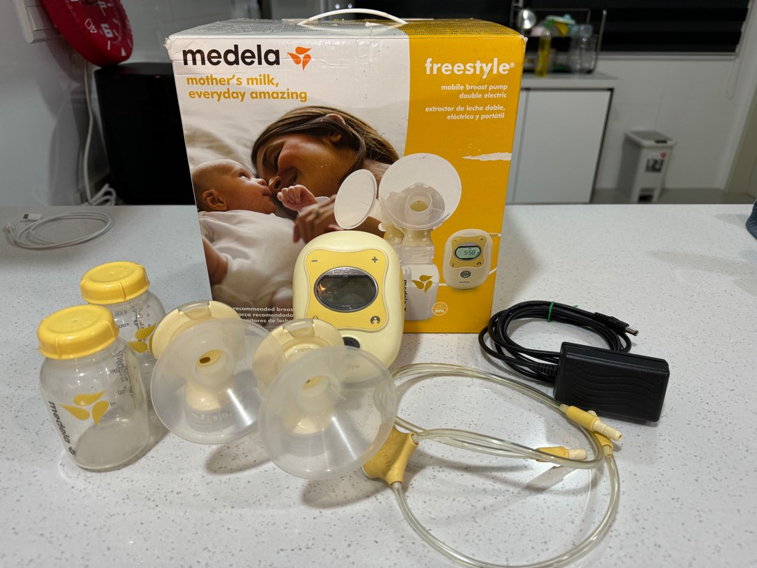 https://media.karousell.com/media/photos/products/2023/12/17/medela_freestyle_double_breast_1702819423_a274049d.jpg