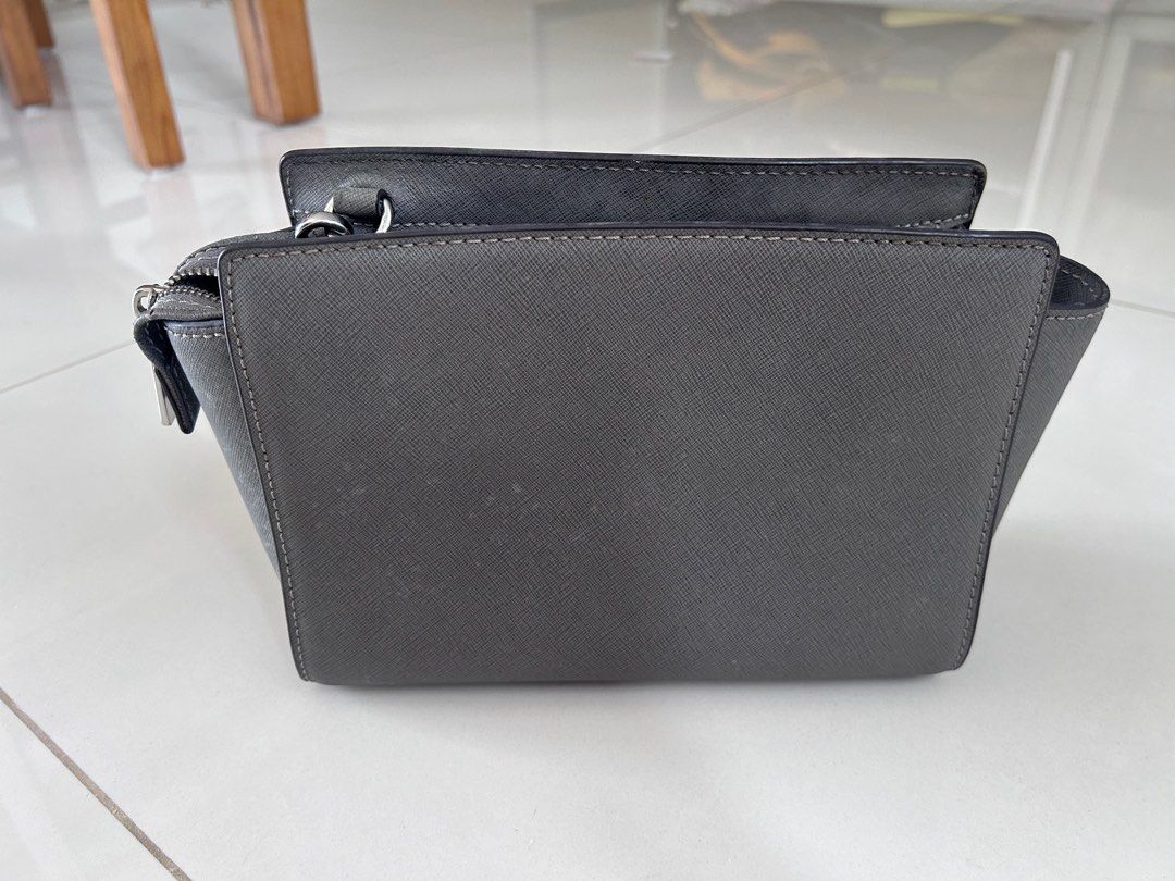 Michael Kors MD Messenger Crossbody Bag in Dark Grey Women s