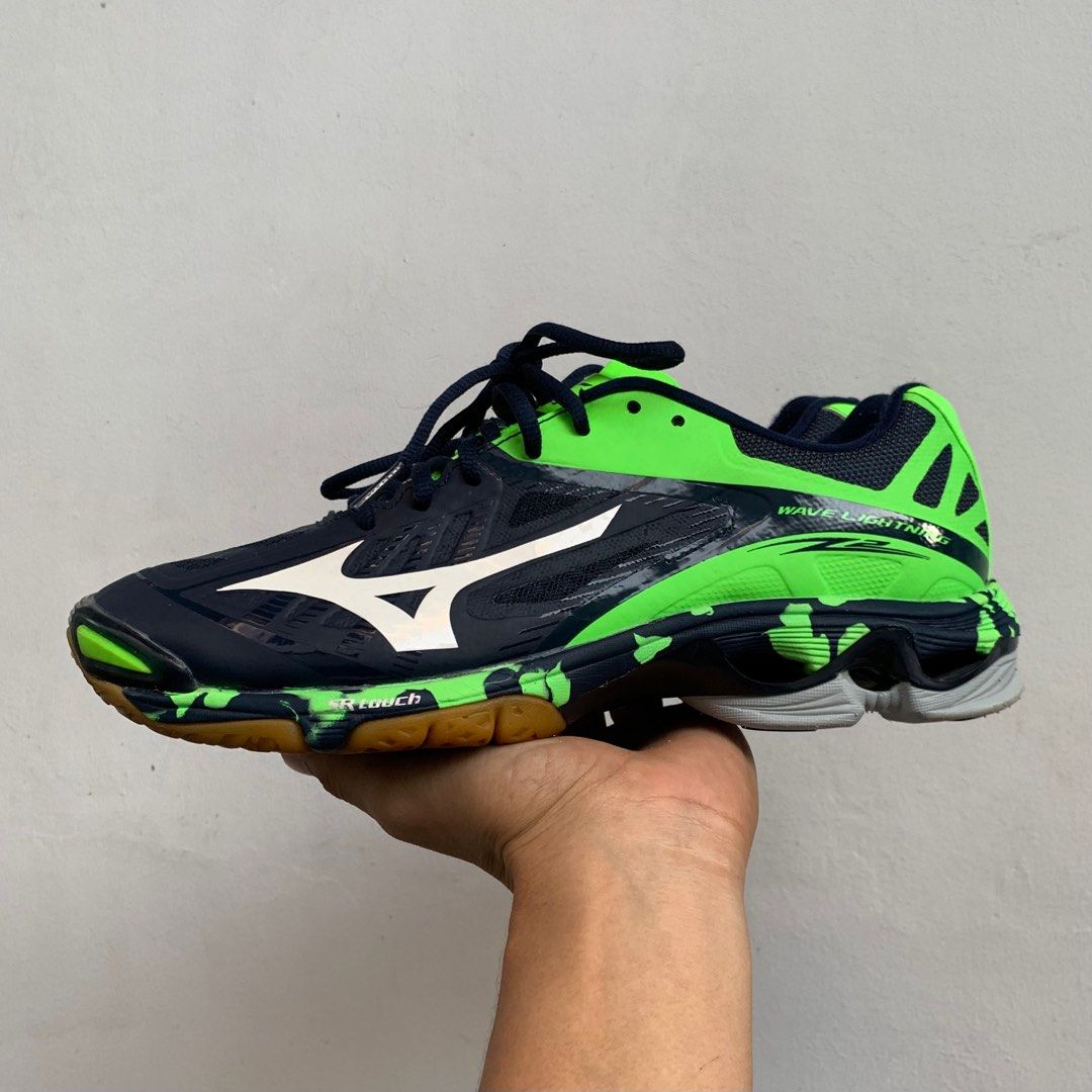 Mizuno men's wave lightning z2 volleyball shoe best sale