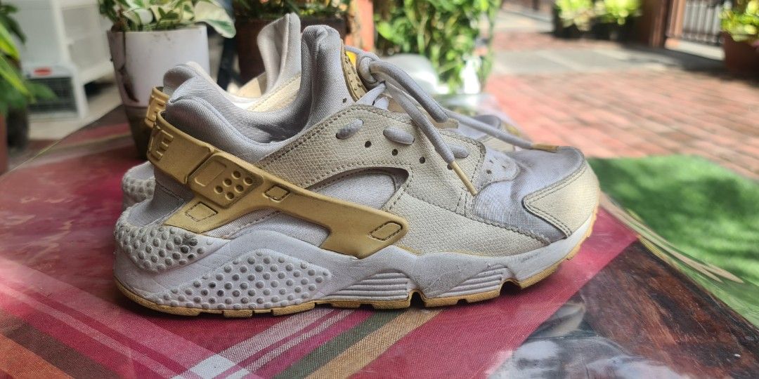Nike air new arrivals huarache size 8