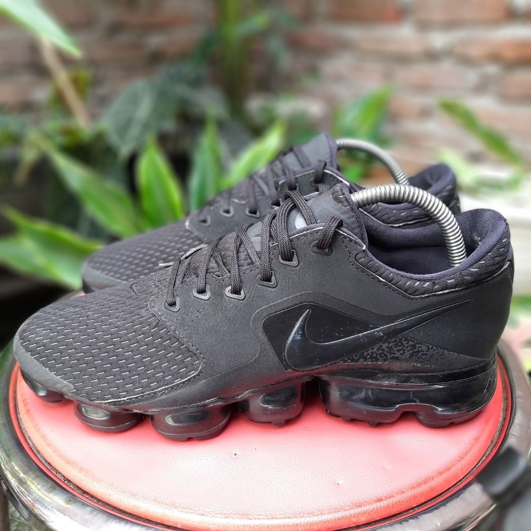Nike Air VaporMax CS Triple Black Fesyen Pria Sepatu Sneakers di Carousell