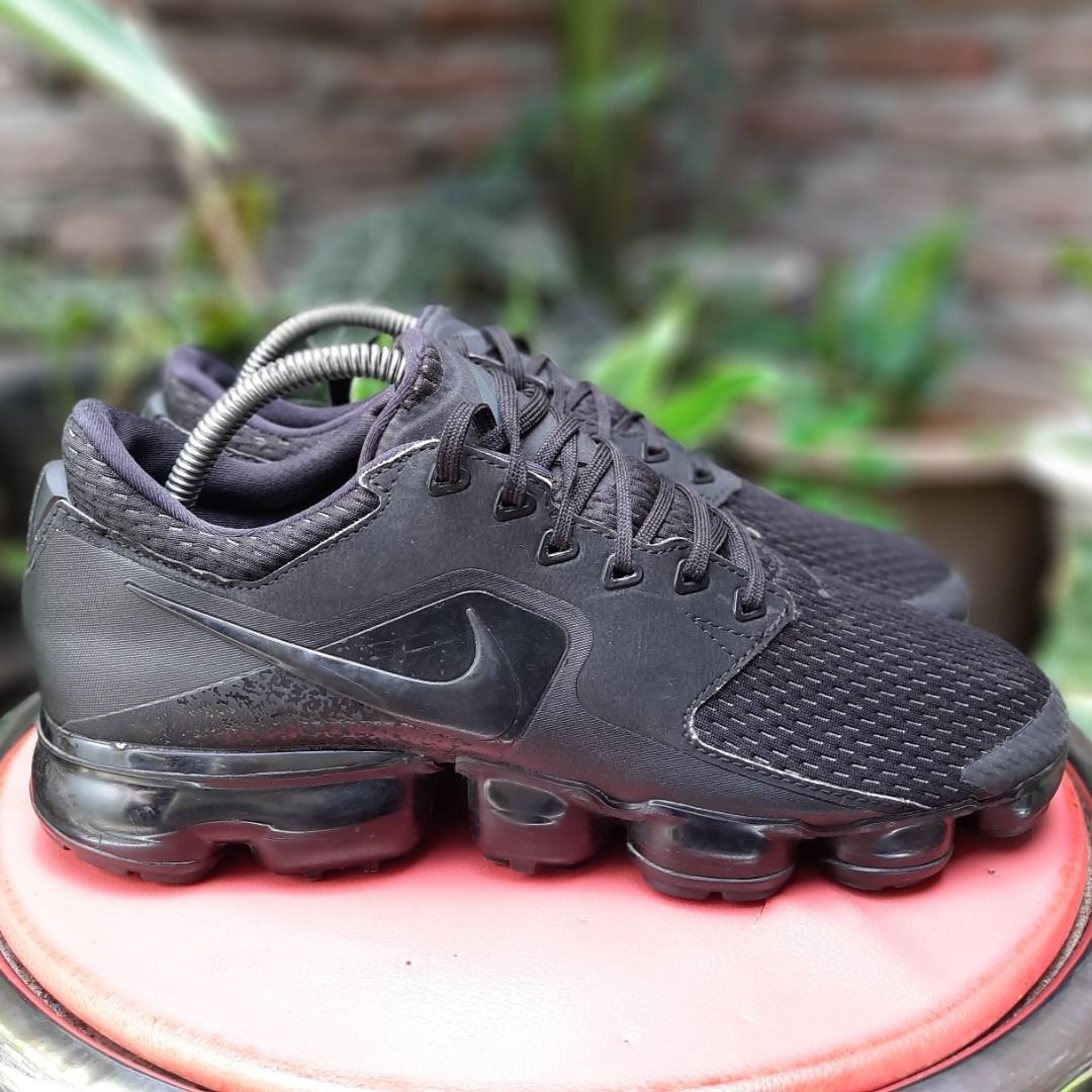 Nike Air VaporMax CS Triple Black Fesyen Pria Sepatu Sneakers di Carousell