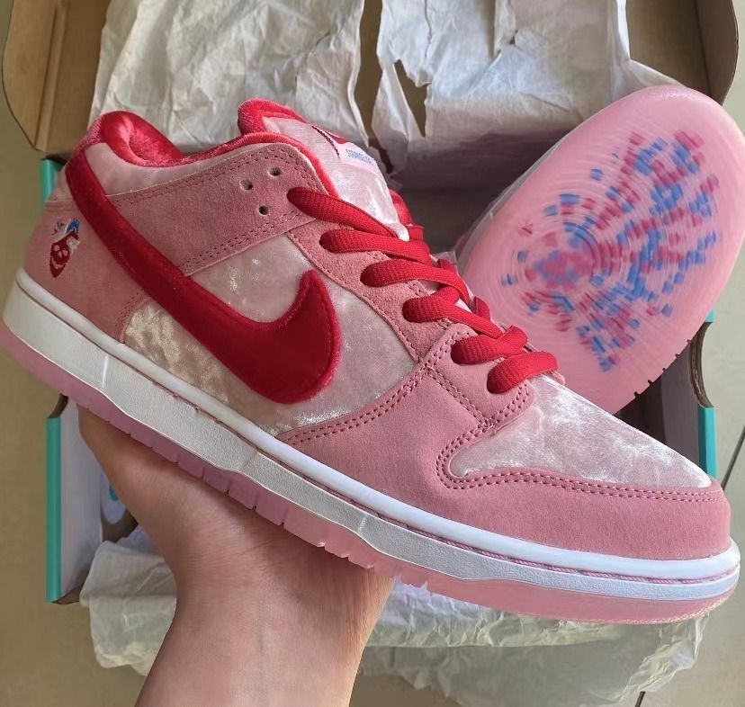 Nike Dunk SB low SB Pro QS Valentine's Day size 36-44, 男裝, 鞋