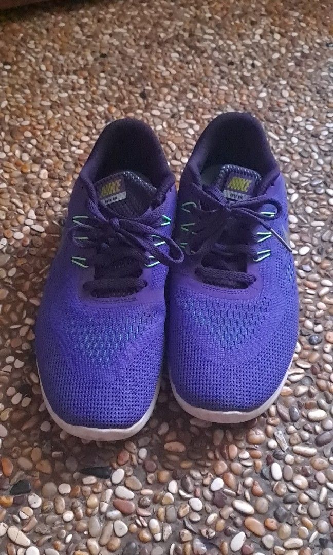 Purple running clearance shoes