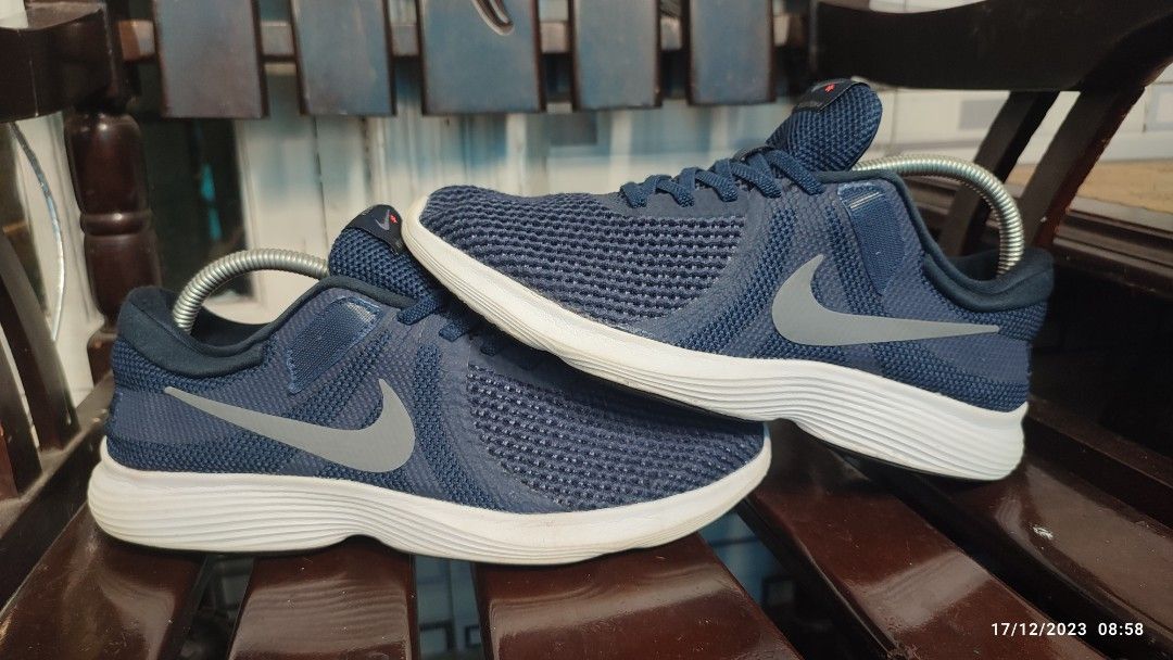 Nike revolution 4 on sale harga