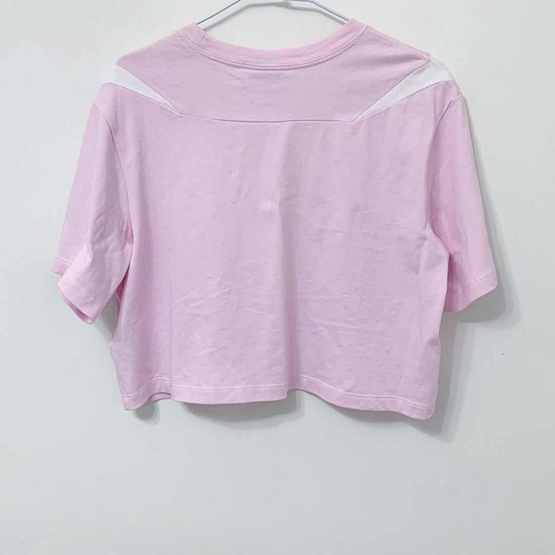 W sportswear on sale
