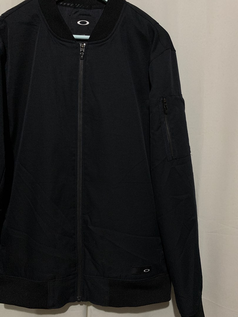 Oakley icon deals bomber jacket