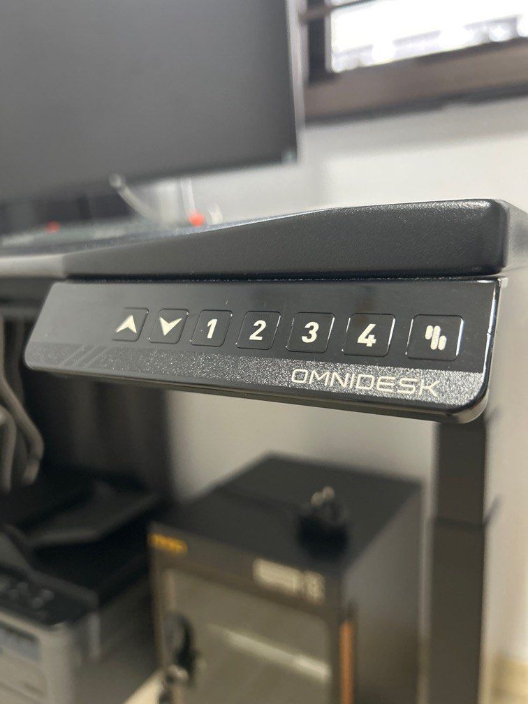 Omni Standing desk