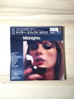 ON HAND/JAPAN EDITION: TAYLOR SWIFT- MIDNIGHTS THE LATE NIGHT EDITION JAPAN DELUXE EDITION 7-INCH PACKAGING WITH EXCLUSIVE GUITAR PICK, DOUBLE-SIDED TOUR POSTER AND ACRYLIC KEYCHAIN