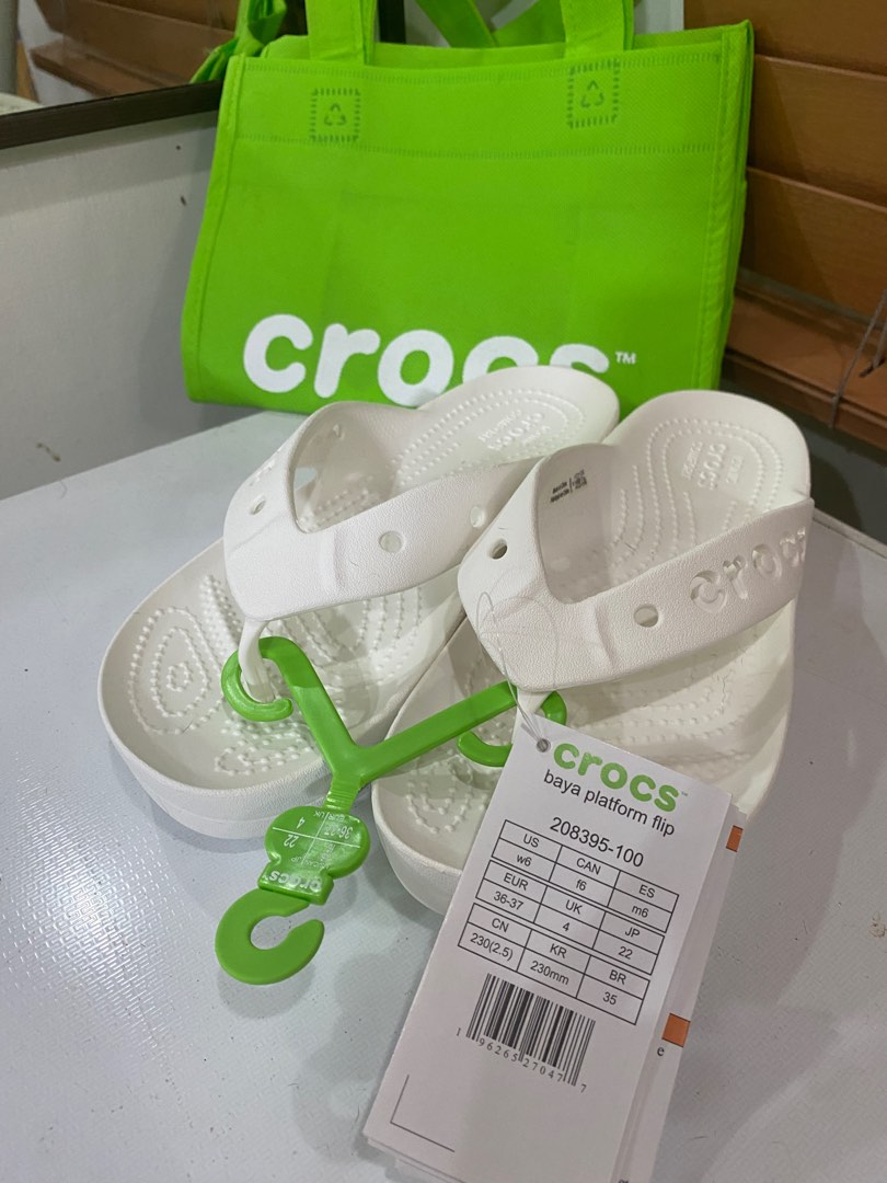 Baya Platform Flip - Crocs