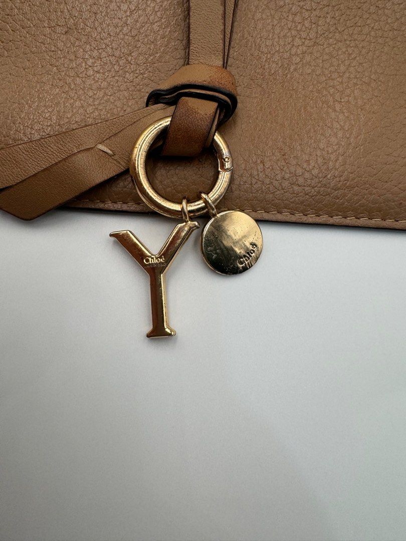 CHLOE Alphabet wallet (Category: Luxury Bags & Wallets) located in Dagupan City. Submitted by luckyluxbyemgee (Listing ID 1272184970, Image 3). Description: GURANTEED LEGIT ITEM MONEYBACK IF ITEM is fake RANK B flaws can be seen in photos Can share more photos feel free to PM Me 📩.
