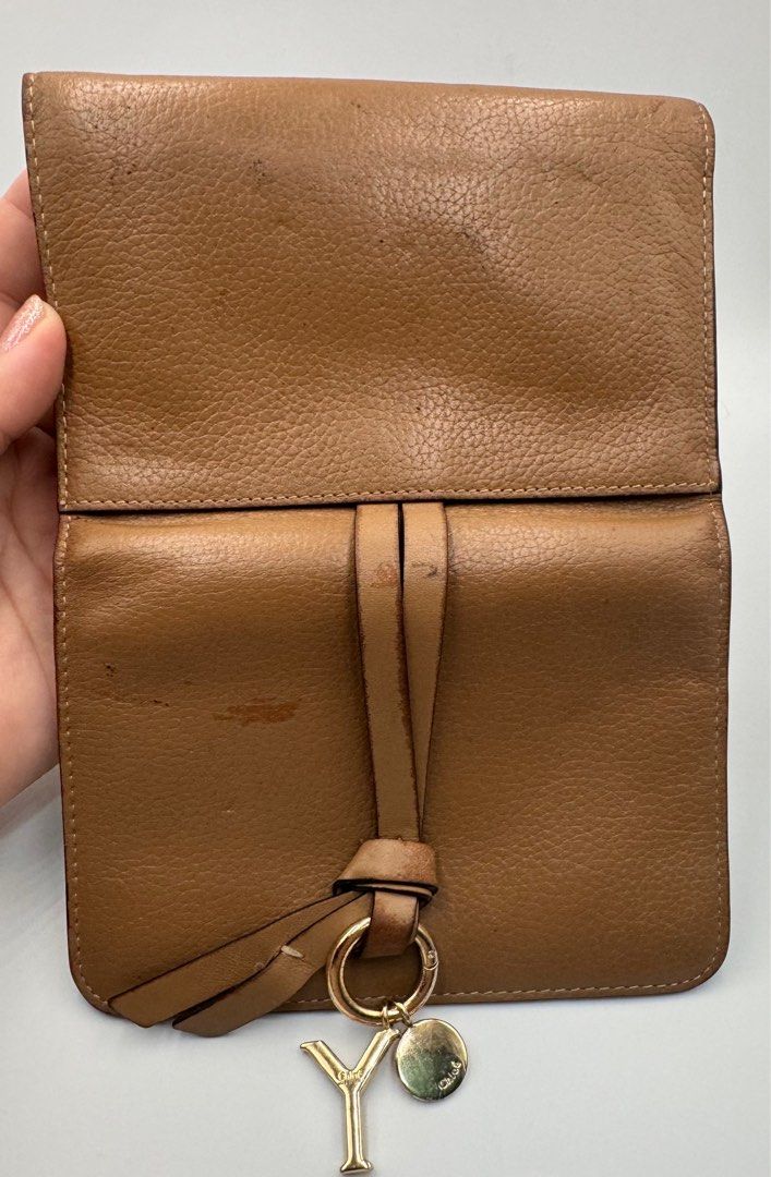 CHLOE Alphabet wallet (Category: Luxury Bags & Wallets) located in Dagupan City. Submitted by luckyluxbyemgee (Listing ID 1272184970, Image 2). Description: GURANTEED LEGIT ITEM MONEYBACK IF ITEM is fake RANK B flaws can be seen in photos Can share more photos feel free to PM Me 📩.