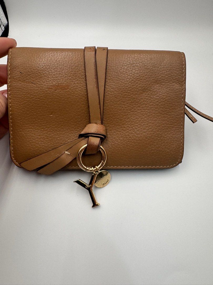 CHLOE Alphabet wallet (Category: Luxury Bags & Wallets) located in Dagupan City. Submitted by luckyluxbyemgee (Listing ID 1272184970, Image 1). Description: GURANTEED LEGIT ITEM MONEYBACK IF ITEM is fake RANK B flaws can be seen in photos Can share more photos feel free to PM Me 📩.