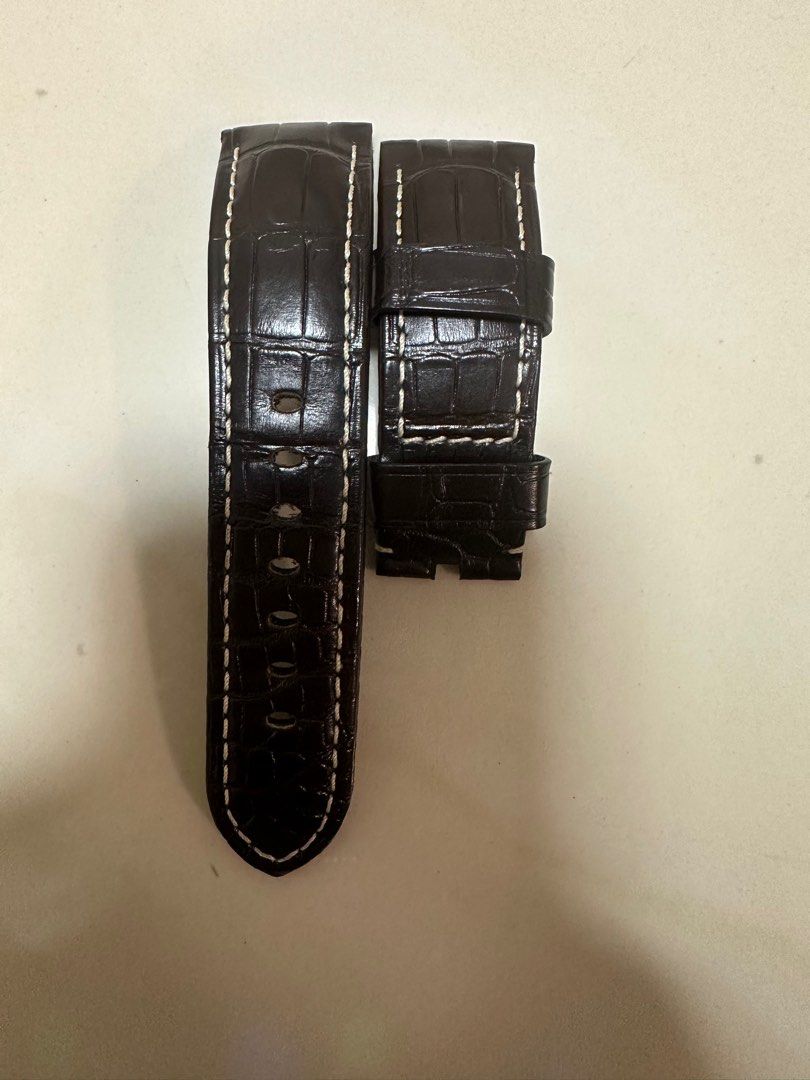 原廠Panerai 24mm錶帶, 名牌, 手錶- Carousell