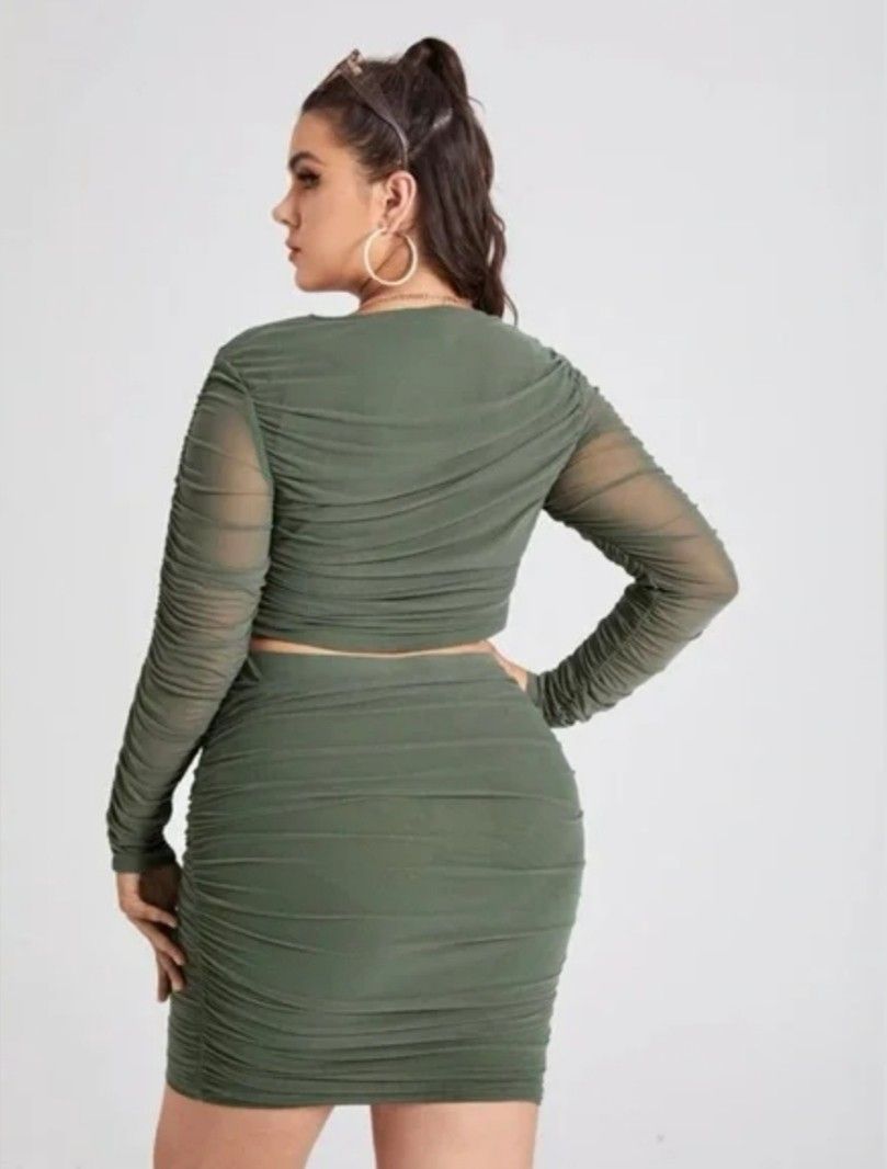 Plus Size Green Mesh Coordinates (Category: Sets or Coordinates) located in Marikina City. Submitted by bettiewap (Listing ID 1272038223, Image 2). Description: Brand new Available in 2XL and 3XL ON HAND AND READY TO SHIP.