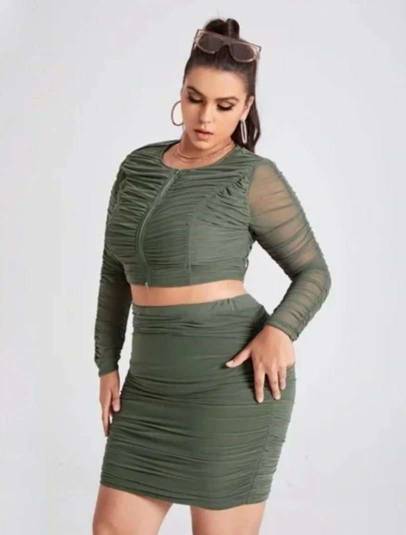 Plus Size Green Mesh Coordinates (Category: Sets or Coordinates) located in Marikina City. Submitted by bettiewap (Listing ID 1272038223, Image 3). Description: Brand new Available in 2XL and 3XL ON HAND AND READY TO SHIP.