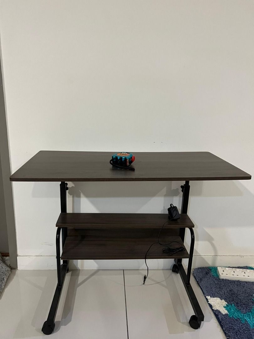 Portable easy lifting laptop table ( 2 sets) ONLY RM50, Furniture ...