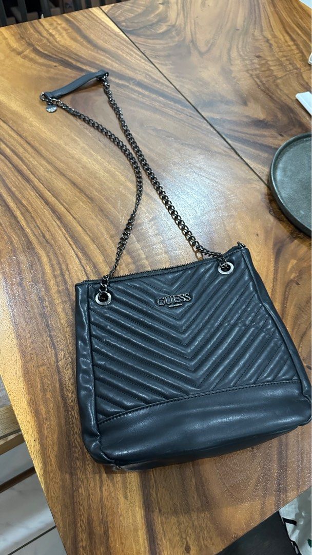 Preloved guess bag deals
