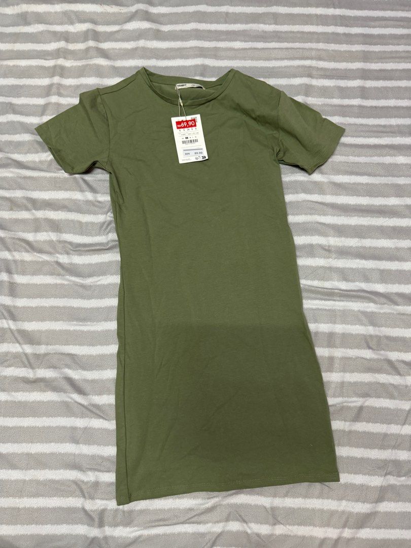 Pull & bear army green T-shirt dress, Women's Fashion, Dresses & Sets,  Dresses on Carousell