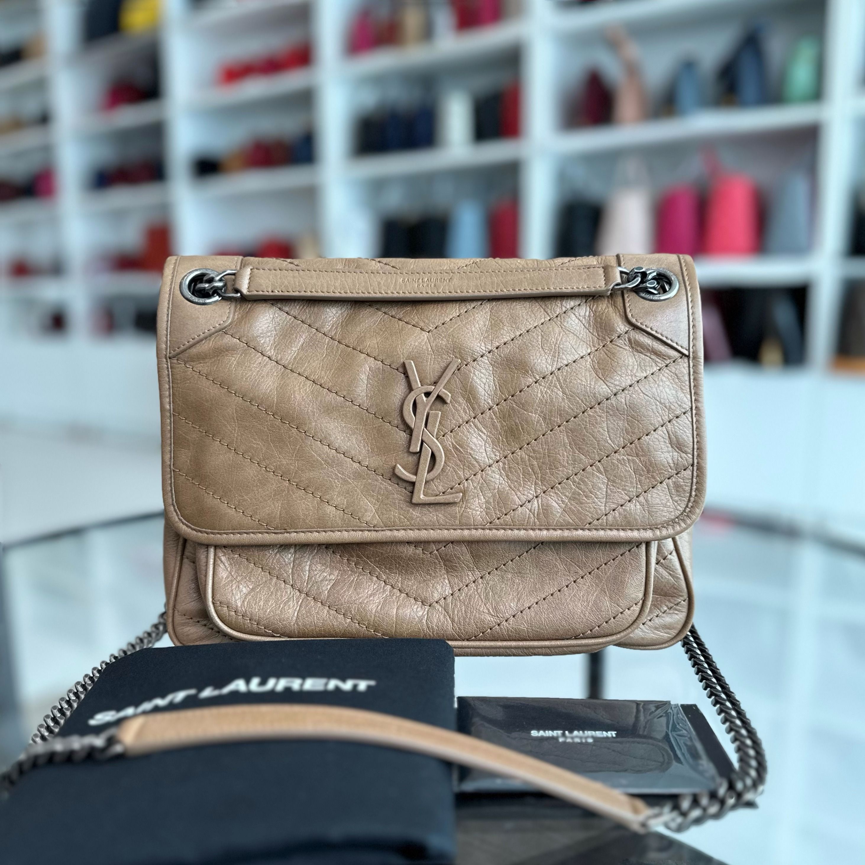 Medium niki discount leather shoulder bag