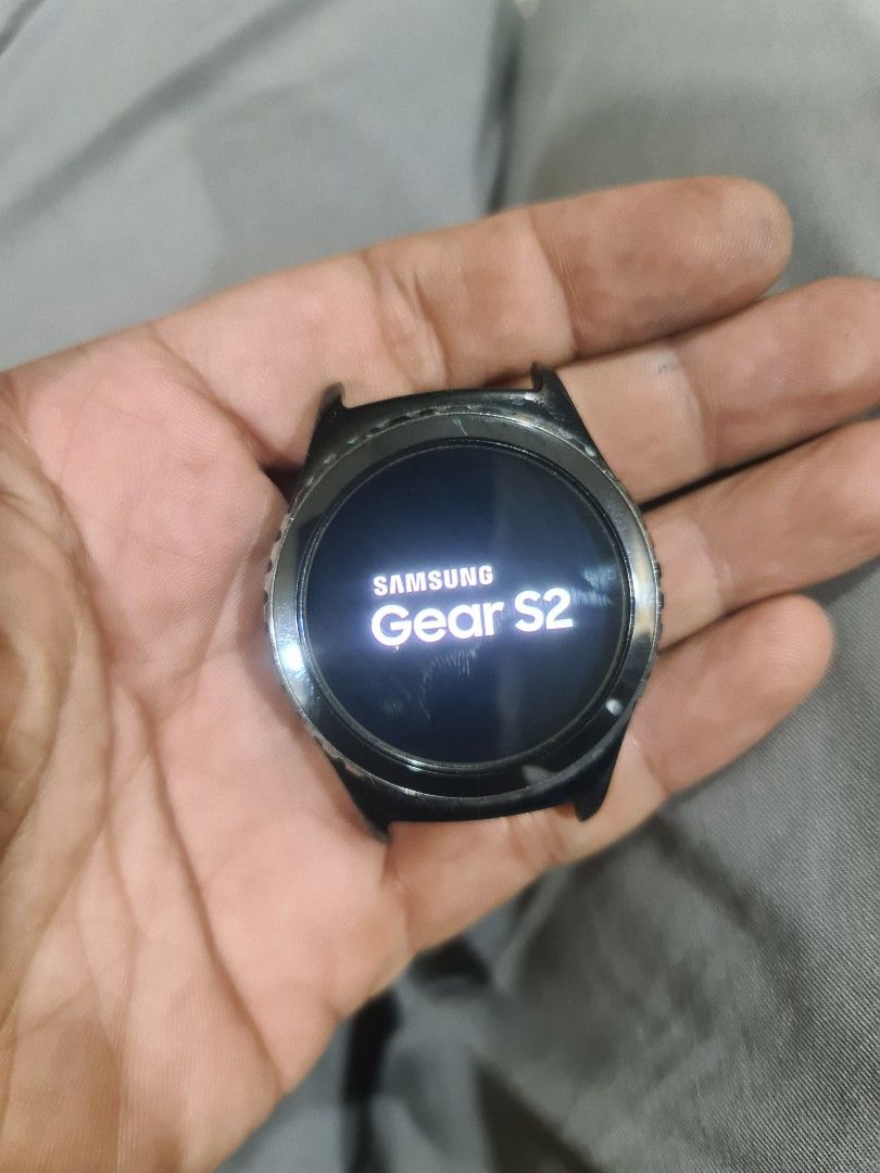 Gear s2 band stuck best sale