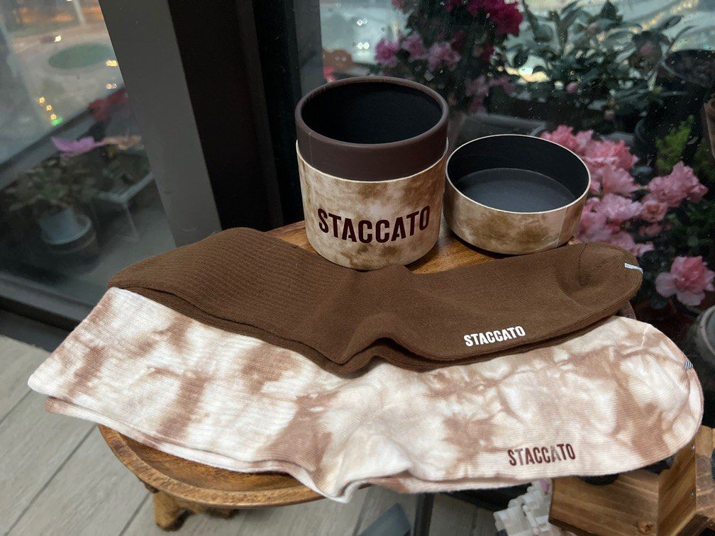 STACCATO 短襪🧦 2對21cm-25cm, 女裝, 內衣和休閒服- Carousell