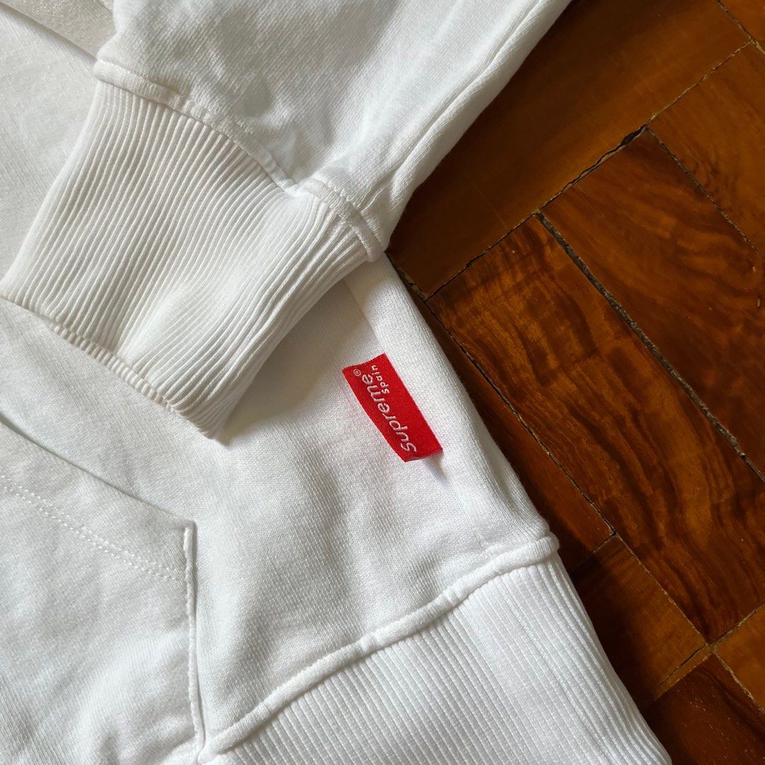 Supreme Box Logo Hoodie (Category: Hoodies) located in Paranaque City. Submitted by declutteringstuff (Listing ID 1272052571, Image 2). Description: Supreme Box Logo Hoodie 21 x 25 Medium 10/10 condi pass as bnew to, CLEAN AF HEAVYWEIGHT! ganda ng bagsak pag suot Full embroidered Centered Box Logo 750php.