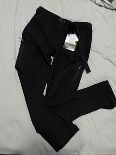 Gymshark Jet Black Sweatpants, Women's Fashion, Activewear on Carousell