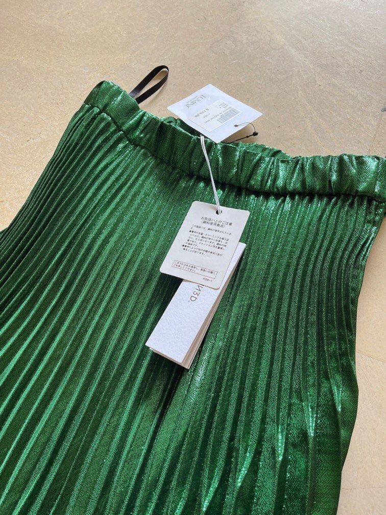 Green midi skirt 3d discount