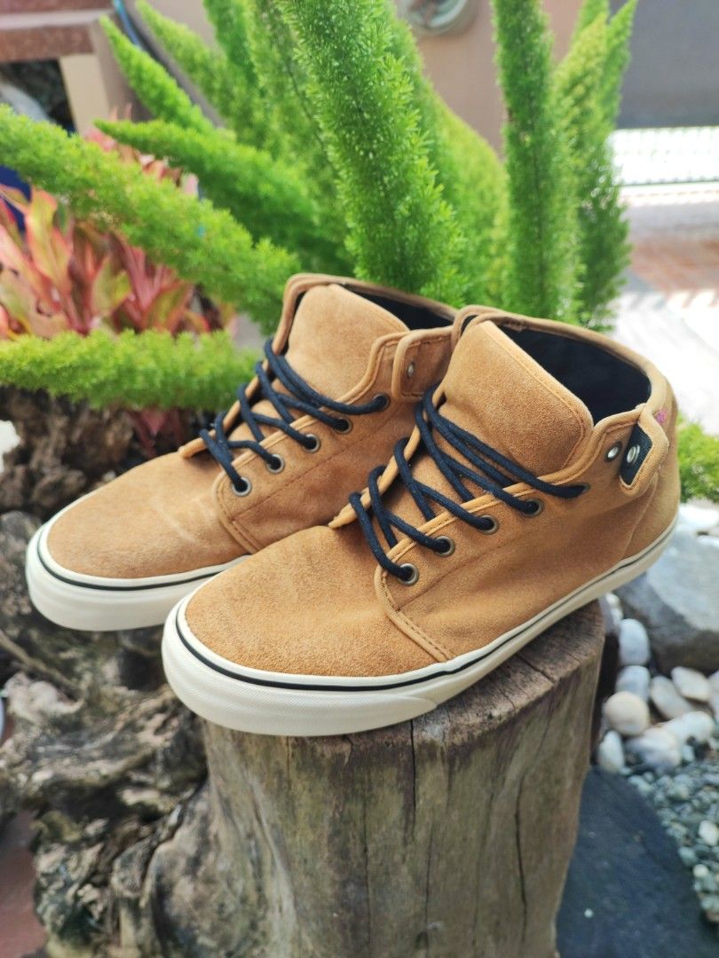 Vans hotsell 106 mid