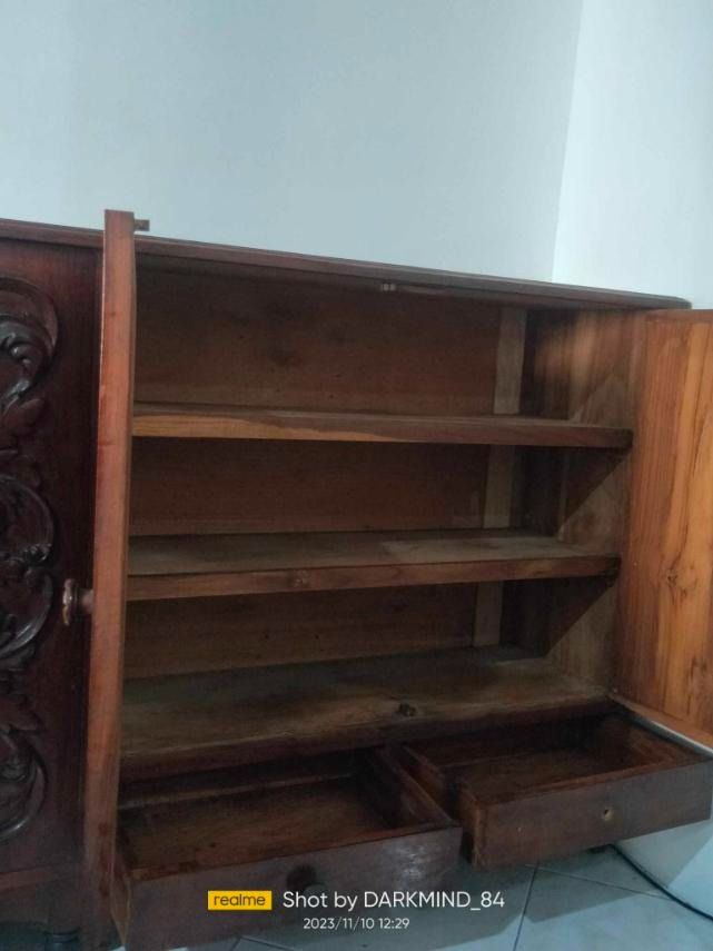 Vintage Narra Display and Plates Cabinet (Category: Shelves, Cabinets & Racks) located in Quezon City. Submitted by lexy1402 (Listing ID 1272132014, Image 3). Description: Vintage Narra Display and Plates Cabinet - Antique Narra with sculpture - Dimension: 8 feet (length) x 4 feet (height) - Selling at P48,000 • Payment mode: Bank Transfer or GCash • Shipping fee: c/o Buyer .