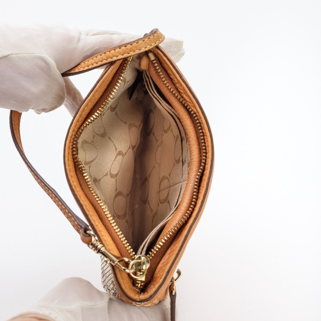 Oroton clutch purse deals