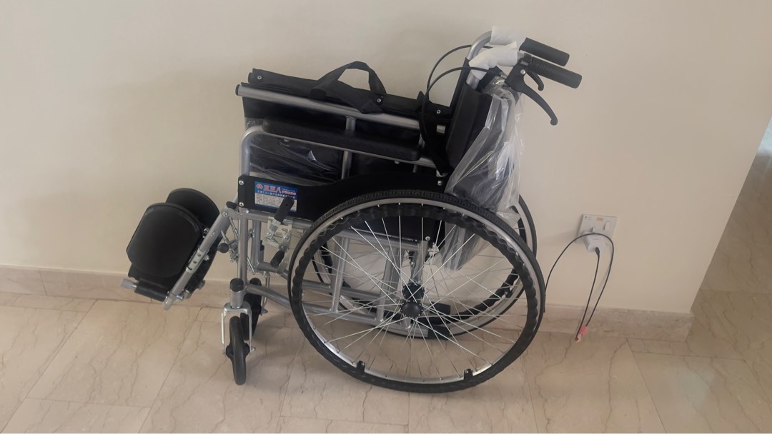 Wheelchair with elevated leg rest, Health & Nutrition, Assistive