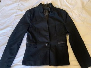 (Category: ) located in . Submitted by dinascloset_ (Listing ID 1271970872, Image 1). Description: .