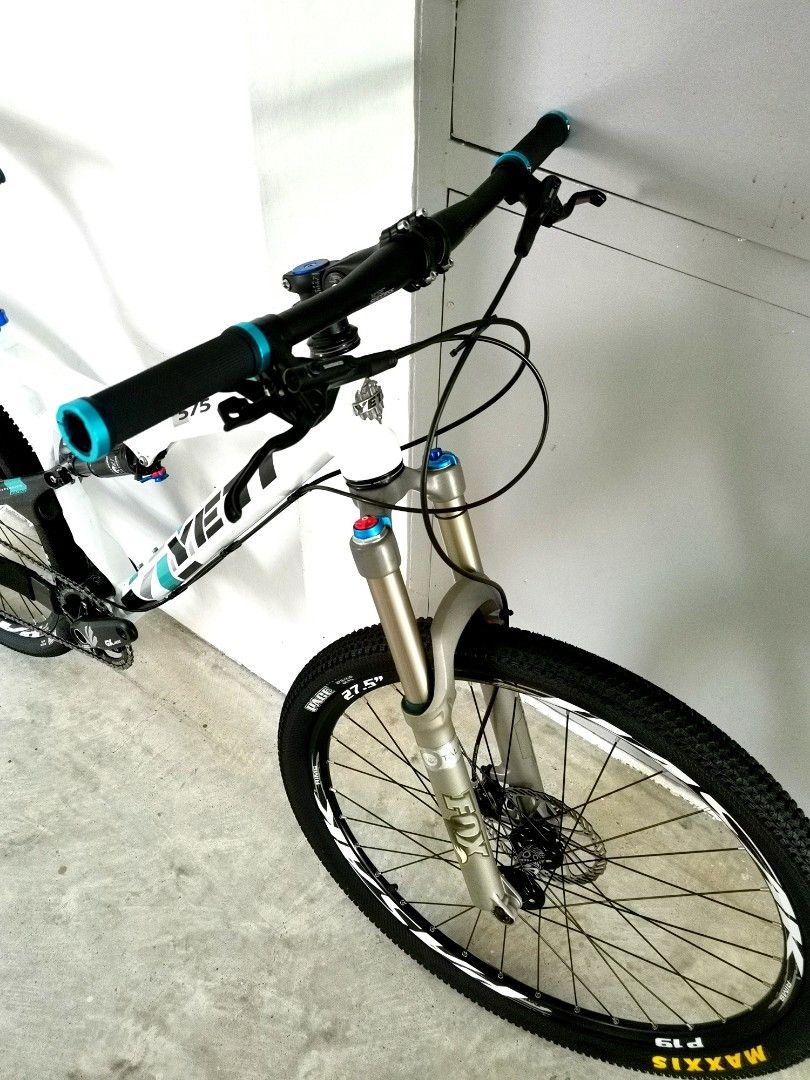 YETI 575 full suspension mountain bike. M size 27.5 shimano 1x11 speed