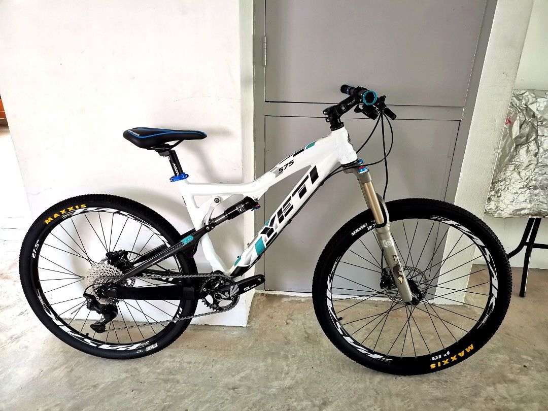YETI 575 full suspension mountain bike. M size 27.5 shimano 1x11 speed