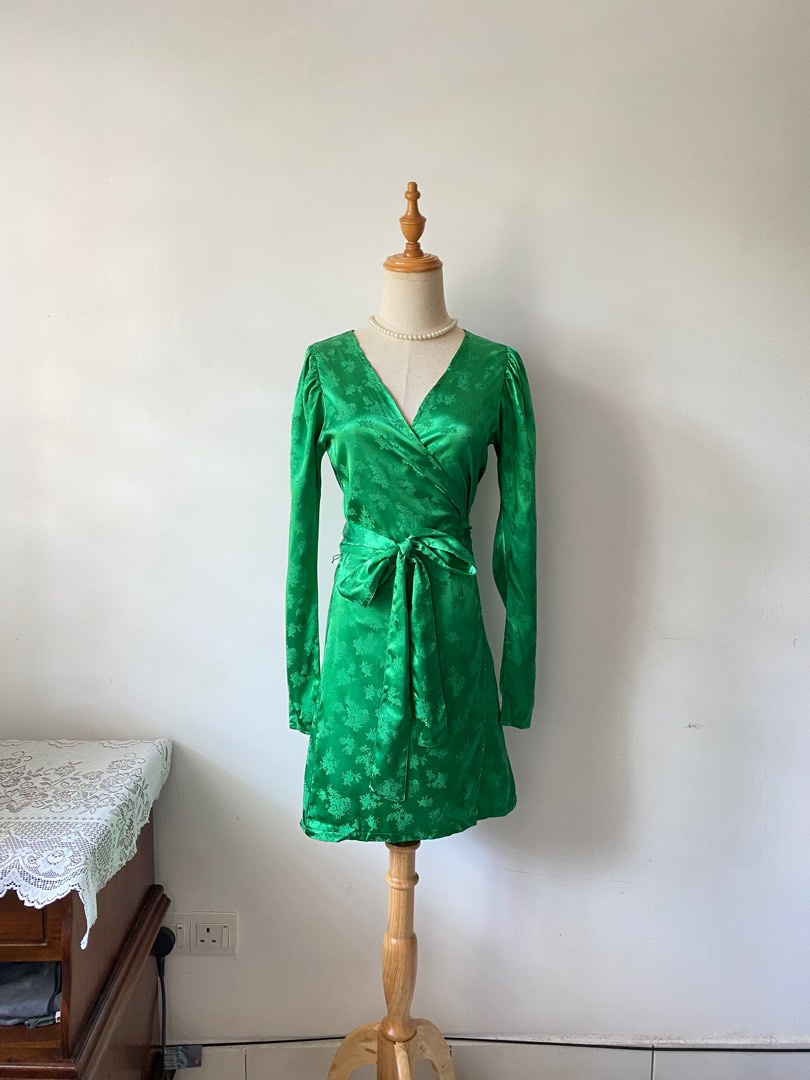 green emerald velvet dress Sabz Mar Dress Green – NeptunesBoutique