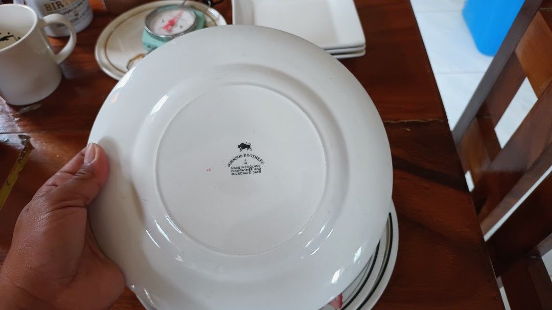 3pcs Johnson Brothers (Category: Dinnerware & Cutlery) located in Polangui. Submitted by cornerbags_shoes (Listing ID 1272419867, Image 2). Description: These are from the UK surplus there are a few signs of usage at the back 22cm 275pesos for 3pcs.