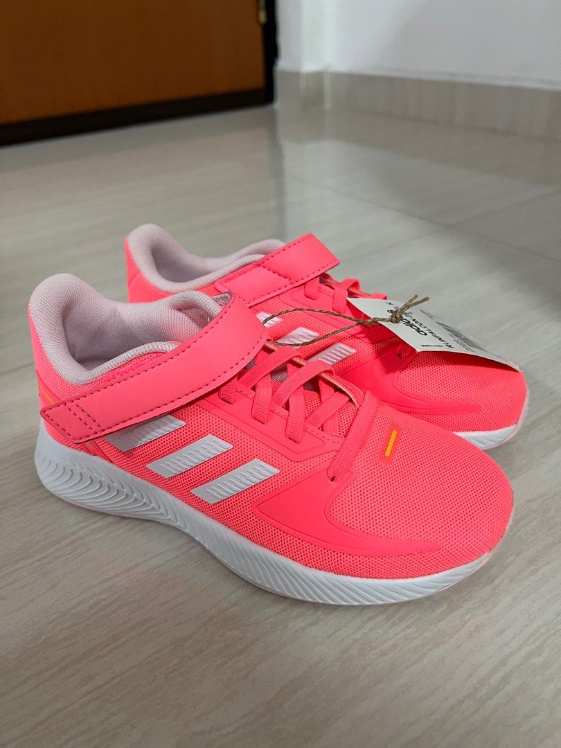 Girls pink hotsell adidas sneakers