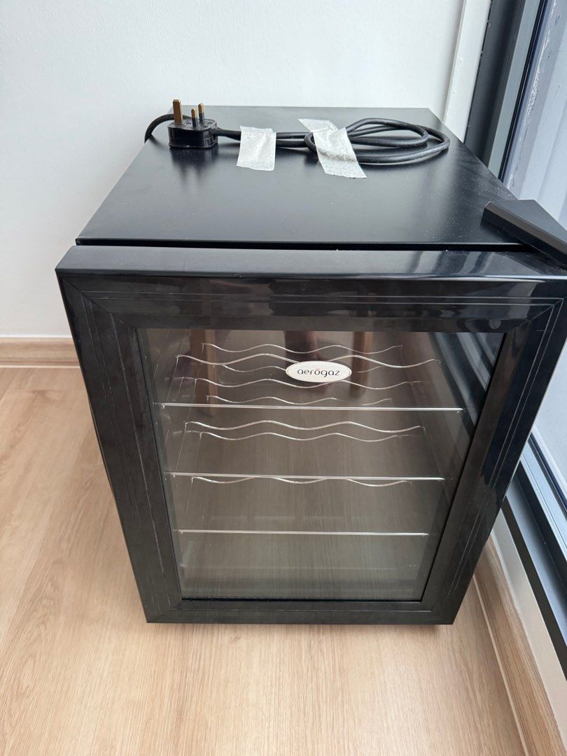 Aerogaz wine chiller, TV & Home Appliances, Kitchen Appliances, Wine