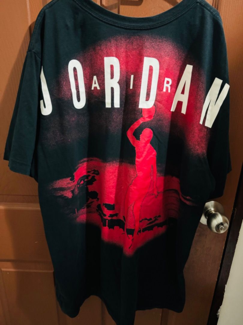 Black and pink jordan shirt sale
