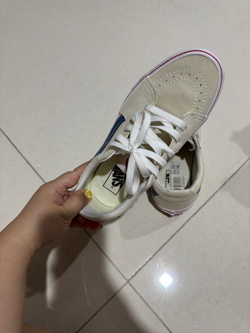 Almost new Vans low classic white Women s Fashion Footwear